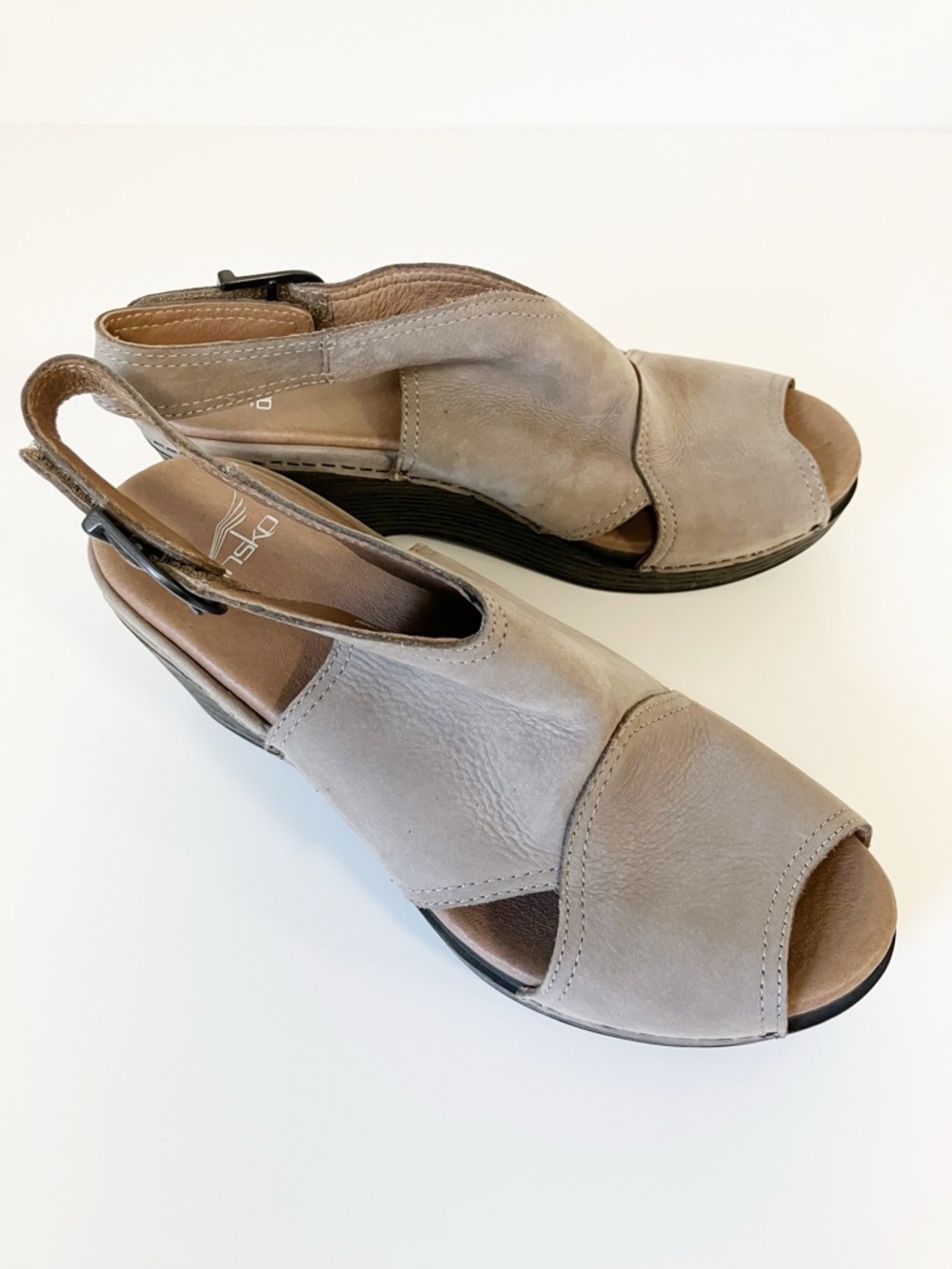 Dansko | Taupe Vanda Nubuck Leather Wedge Sandals 39 Minimalist Neutral Summer